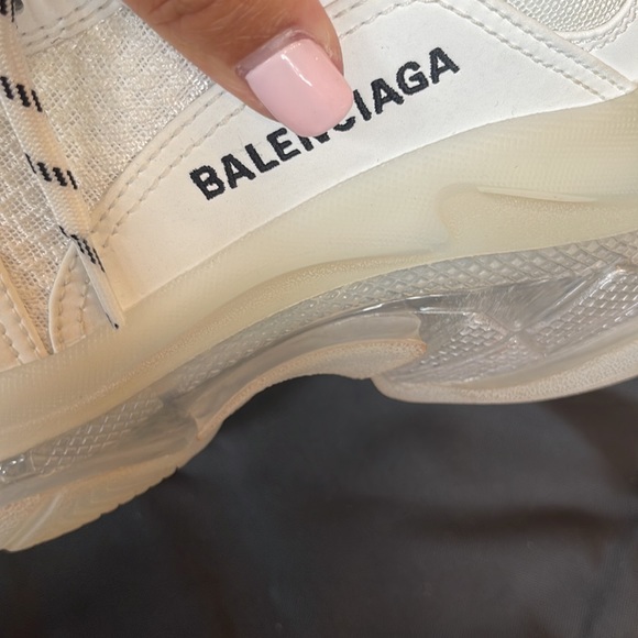 Balenciaga triple s sneaker size 37/6.5 - Picture 14 of 17